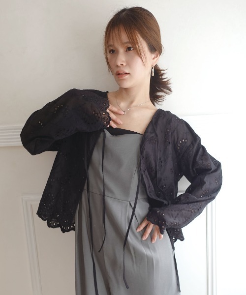 CORNERS(コーナーズ)の「スカラップコットンレース2WAYブラウス(シャツ/ブラウス・レディース・アイボリー/ホワイト/ブラック・M)」の18枚目の写真