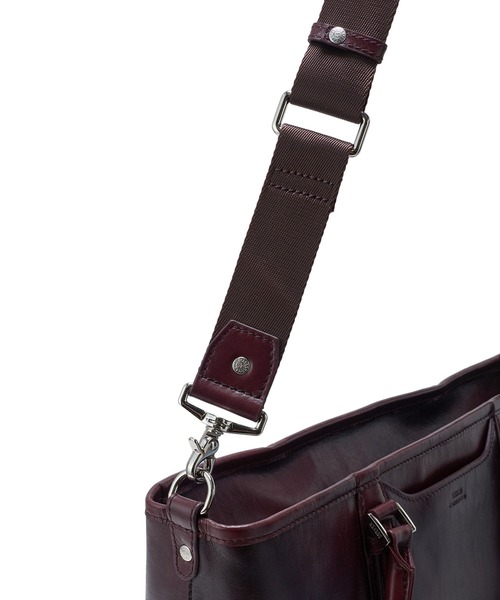 MEN'S BIGI(メンズビギ)の「【SEEKER/シーカー】別注 ムラレザー2wayトート&ショルダーバッグ(トートバッグ・メンズ・ブラック/ダークブラウン・FREE)」の13枚目の写真