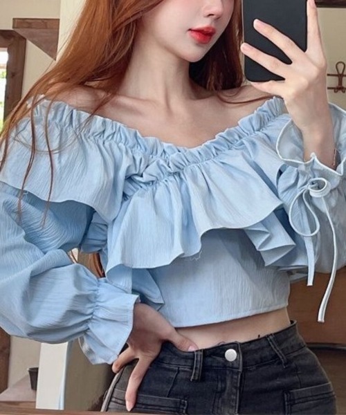 Beststore(ベストストア)の「2way フリル オフショルダー ブラウス クロップド丈 トップス ボリューム袖 ショート丈 ガーリー カジュアル 春夏(Tシャツ/カットソー・レディース・ブルー/アイボリー/ブラック/ホワイト/ピンク/ブラウン・FREE)」の19枚目の写真