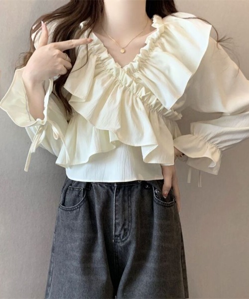 Beststore(ベストストア)の「2way フリル オフショルダー ブラウス クロップド丈 トップス ボリューム袖 ショート丈 ガーリー カジュアル 春夏(Tシャツ/カットソー・レディース・ブルー/アイボリー/ブラック/ホワイト/ピンク/ブラウン・FREE)」の14枚目の写真