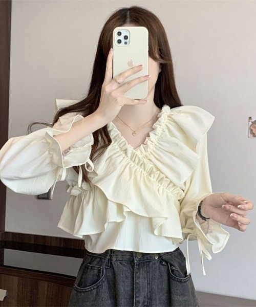 Beststore(ベストストア)の「2way フリル オフショルダー ブラウス クロップド丈 トップス ボリューム袖 ショート丈 ガーリー カジュアル 春夏(Tシャツ/カットソー・レディース・ブルー/アイボリー/ブラック/ホワイト/ピンク/ブラウン・FREE)」の13枚目の写真