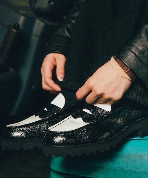 The Kenford Fineshoes(ケンフォードファインシューズ)の「The Kenford Fineshoes TANK SOLE LOAFERS / BLACK WHITE(ローファー・レディース・ブラック・24cm/24.5cm/23cm/23.5cm)」の2枚目の写真