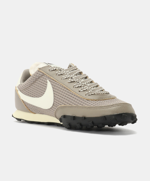 NIKE(ナイキ)の「NIKE WAFFLE RACER SE IM8673-001(スニーカー・メンズ・チャコールグレー・26.5cm/27.5cm/28cm/27cm/26cm)」の5枚目の写真