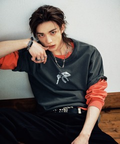 GUESS ゲス 半袖Tシャツ スタープリント ヒョンジン着用 hyunjin Stray Kids / ストレイキッズ Hyunjin / ヒョンジン 着用】GUESS/ゲス