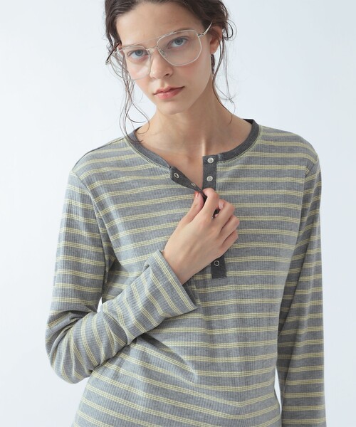 Ray BEAMS(レイビームス)の「RIB ボーダー ヘンリーネック Tシャツ(Tシャツ/カットソー・レディース・ダークブラウン/オフホワイト/ライトグレー・ONE SIZE)」の8枚目の写真