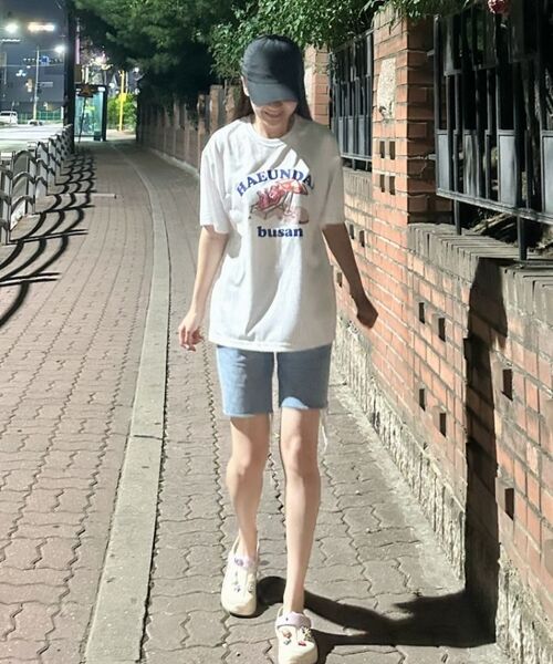 BERNI(ベルニ)の「釜山ヘウンデホリデー半袖Tシャツ(ブラック)(Tシャツ/カットソー・レディース・その他・SMALL/MEDIUM/LARGE/X-LARGE/2XL)」の8枚目の写真
