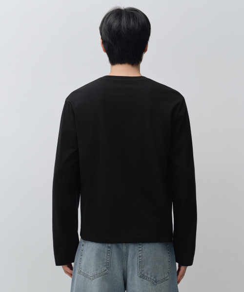MUSINSA STANDARD（ムシンサスタンダード）の「レギュラーロングスリーブクロップTシャツ[ブラック]（Tシャツ/カットソー・メンズ・その他・SMALL/MEDIUM/LARGE/X-LARGE/2XL/3XL）」の3枚目の写真