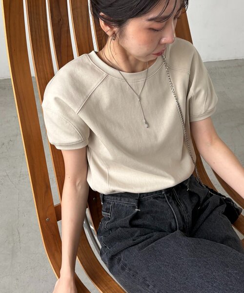 CAPRICIEUX LE'MAGE(カプリシューレマージュ)の「ラウンド切替クロップT(Tシャツ/カットソー・レディース・ブラック/イエロー/ライトグレー/ベージュ・FREE)」の3枚目の写真