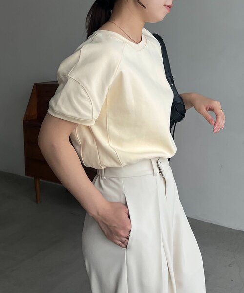 CAPRICIEUX LE'MAGE(カプリシューレマージュ)の「ラウンド切替クロップT(Tシャツ/カットソー・レディース・ブラック/イエロー/ライトグレー/ベージュ・FREE)」の21枚目の写真