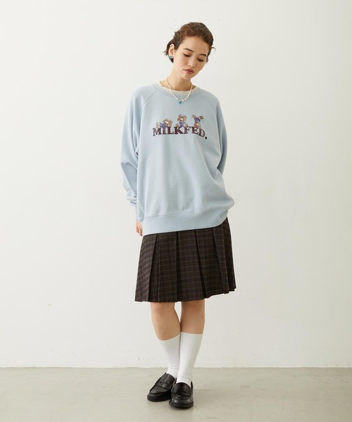 MILKFED.(ミルクフェド)の「M.FEDDY DOUBLE COLLAR SWEAT TOP(スウェット・レディース・ライトブルー/ネイビー/オートミール・ONE SIZE)」の11枚目の写真