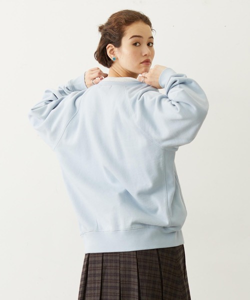 MILKFED.(ミルクフェド)の「M.FEDDY DOUBLE COLLAR SWEAT TOP(スウェット・レディース・ライトブルー/ネイビー/オートミール・ONE SIZE)」の16枚目の写真