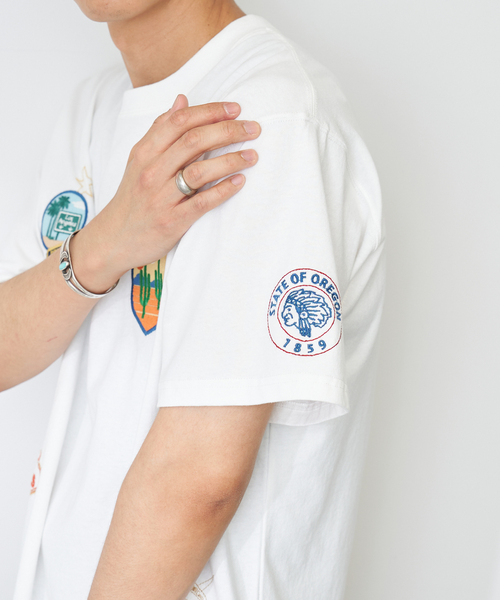 B.C STOCK(ベーセーストック)の「World Souvenir T-sh(Tシャツ/カットソー・メンズ・ホワイト/アイボリー/ネイビー・LARGE/MEDIUM)」の10枚目の写真