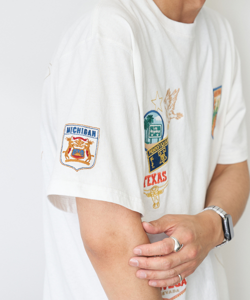 B.C STOCK(ベーセーストック)の「World Souvenir T-sh(Tシャツ/カットソー・メンズ・ホワイト/アイボリー/ネイビー・LARGE/MEDIUM)」の11枚目の写真