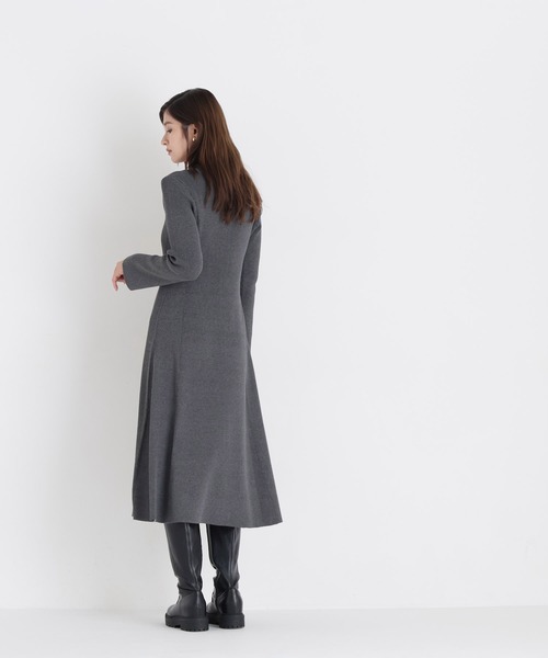 NATURAL BEAUTY BASIC(ナチュラルビューティーベーシック)の「スキッパーニットワンピース(ワンピース・レディース・チャコールグレー/ブルー/ネイビー系・SMALL/MEDIUM)」の8枚目の写真