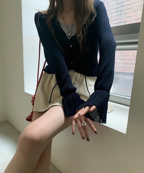 Girly Doll(ガーリードール)の「ベルスリーブフリルショートガーディガン(カーディガン/ボレロ・レディース・ブラック/オフホワイト/ピンク・FREE)」の10枚目の写真