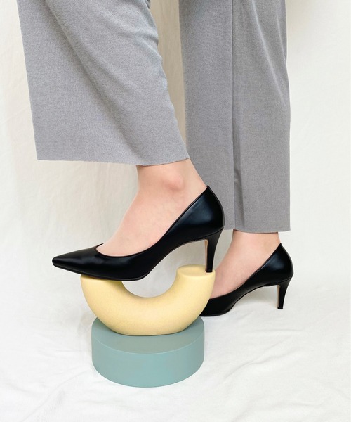 MAMIAN（マミアン）の「iCoN COLORS / ポインテッドトゥ パンプス (7.0cmヒール)（パンプス・レディース・ブラック/グレイッシュベージュ・22.5cm/23.0cm/23.5cm/24.0cm/24.5cm/25.0cm）」の5枚目の写真