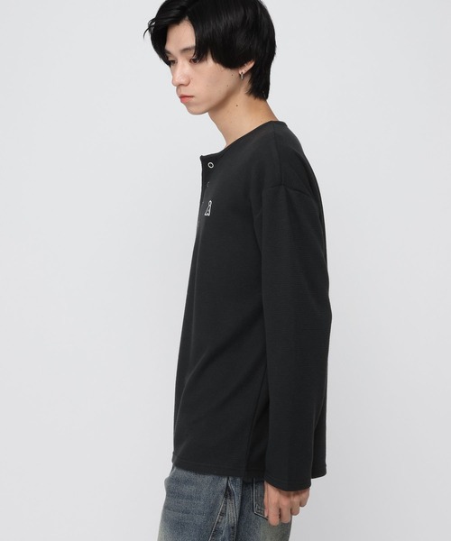 ALAND（エーランド）の「【UNISEX】ALAND／ワッフルヘンリーロングスリーブ（Tシャツ/カットソー・レディース・グレー/ネイビー/ブラック/ホワイト・LARGE/SMALL）」の6枚目の写真