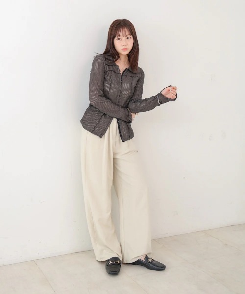 Bab(バブ)の「ウェーブメロウホックシャツトップス(Tシャツ/カットソー・レディース・ブラウン/チャコールグレー/アイボリー・FREE)」の18枚目の写真