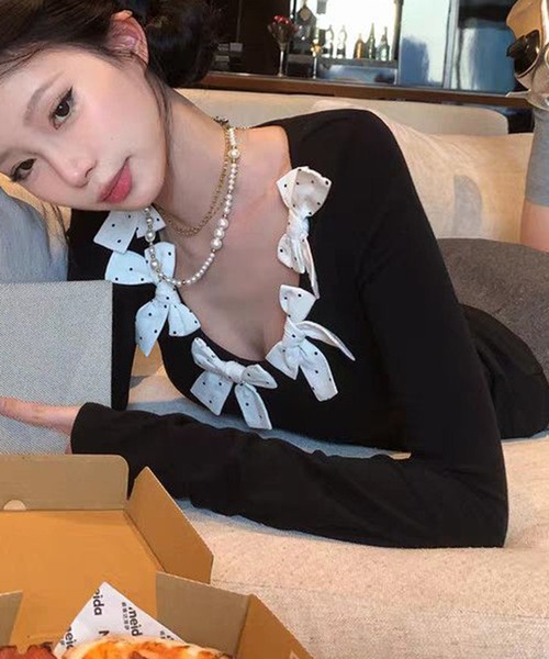 AsheKsha（アシクシャ）の「ドット柄リボンVネックフィット長袖トップス（Tシャツ/カットソー・レディース・ホワイト/ブラック・M）」の21枚目の写真