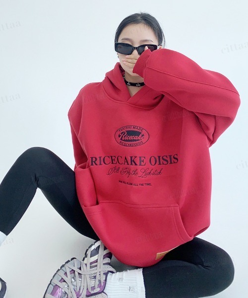 Dalfwin（ダールフィン）の「OISISフェイクレザーラベル付き刺繍ロゴ スウェットフーディー（パーカー・レディース・ブラック/レッド/グレー・FREE）」の20枚目の写真