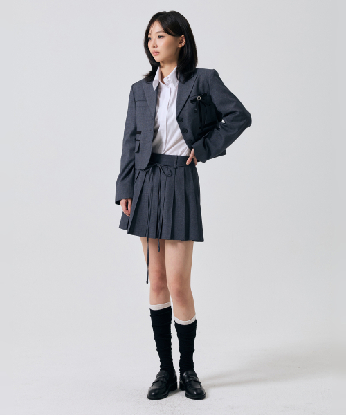 ARI(アリ)の「SWAN プリーツスカートパンツ / チャコール(スカート・レディース・チャコールグレー・SMALL/MEDIUM)」の4枚目の写真