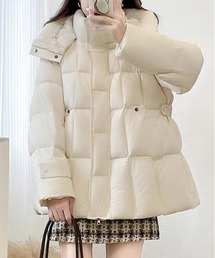 フード付きペプラムシルエット中綿コート