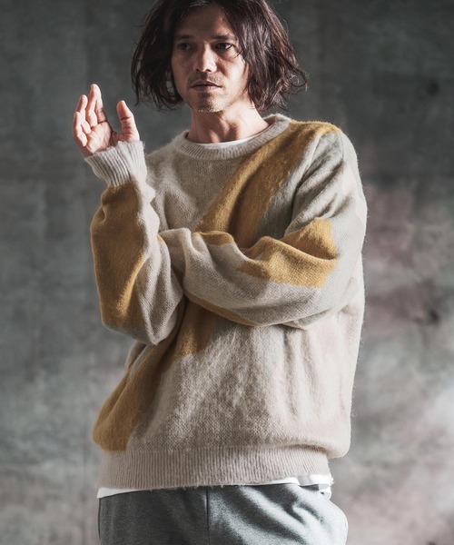 GLIMCLAP（グリムクラップ）の「mn3308-Faux Mohair Color-Block Knit Sweater ニット(212-045-gla-cg)（ニット/セーター・メンズ・チャコール/ライトグレー/ブラック/キナリ・L/M/S）」の6枚目の写真