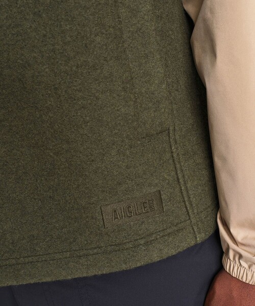 AIGLE(エーグル)の「ワンポイント刺繍ロゴ ウールブレンド ベスト T-KIT(その他アウター・メンズ・ダークグリーン/ネイビー・L/M)」の4枚目の写真