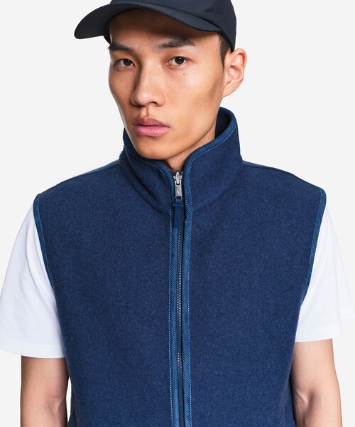 AIGLE(エーグル)の「ワンポイント刺繍ロゴ ウールブレンド ベスト T-KIT(その他アウター・メンズ・ダークグリーン/ネイビー・L/M)」の13枚目の写真
