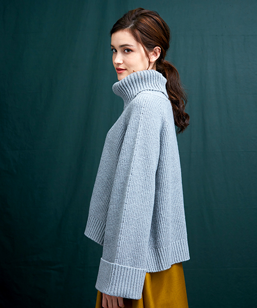 UNITED TOKYO(ユナイテッドトウキョウ)の「ワイドスリーブニットプルオーバー(ニット/セーター・レディース・ブラウン/グレー/アイボリー・FREE)」の6枚目の写真