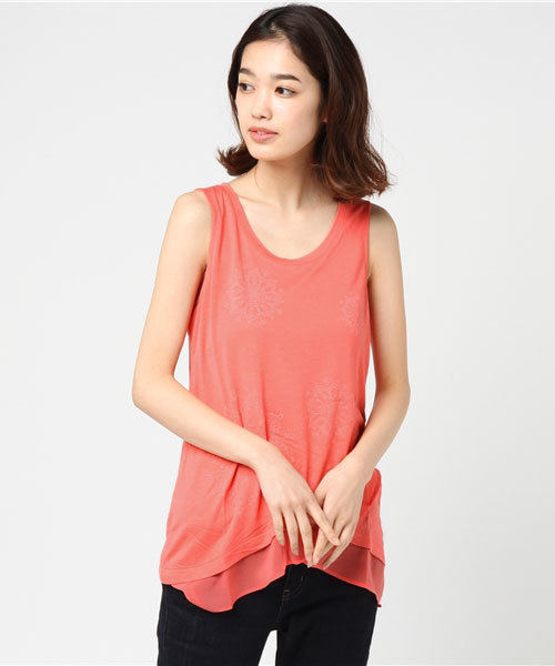 Desigual(デシグアル)の「「Desigual/デシグアル」Tシャツ(Tシャツ/カットソー・レディース・ホワイト系その他/オレンジ系その他/ブラック/グリーン系その他・X-SMALL/LARGE/SMALL/MEDIUM/X-LARGE/XX-LARGE)」の1枚目の写真