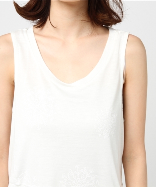 Desigual(デシグアル)の「「Desigual/デシグアル」Tシャツ(Tシャツ/カットソー・レディース・ホワイト系その他/オレンジ系その他/ブラック/グリーン系その他・X-SMALL/LARGE/SMALL/MEDIUM/X-LARGE/XX-LARGE)」の8枚目の写真