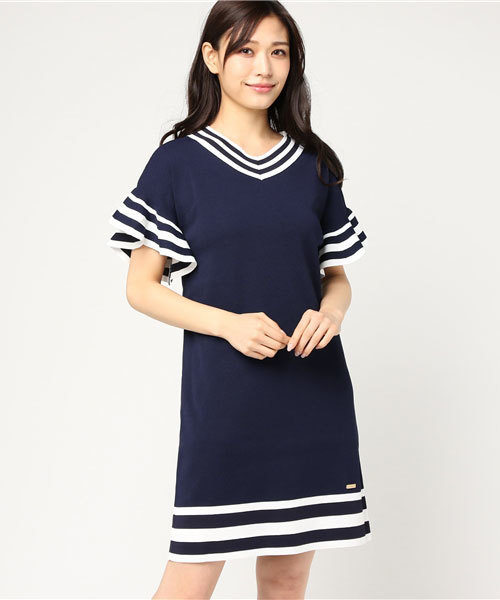 BLUE LABEL CRESTBRIDGE(ブルーレーベルクレストブリッジ)の「フレアスリーブ ニットワンピース(ワンピース・レディース・ネイビー/オフホワイト・38)」の2枚目の写真