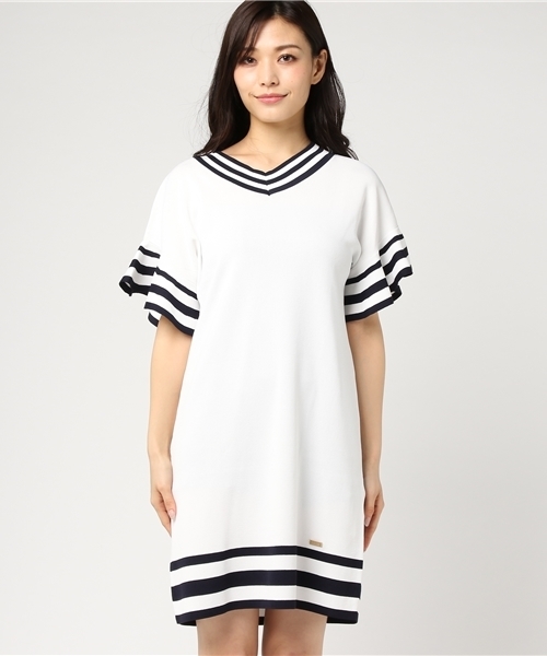 BLUE LABEL CRESTBRIDGE(ブルーレーベルクレストブリッジ)の「フレアスリーブ ニットワンピース(ワンピース・レディース・ネイビー/オフホワイト・38)」の3枚目の写真