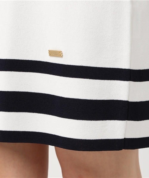 BLUE LABEL CRESTBRIDGE(ブルーレーベルクレストブリッジ)の「フレアスリーブ ニットワンピース(ワンピース・レディース・ネイビー/オフホワイト・38)」の9枚目の写真