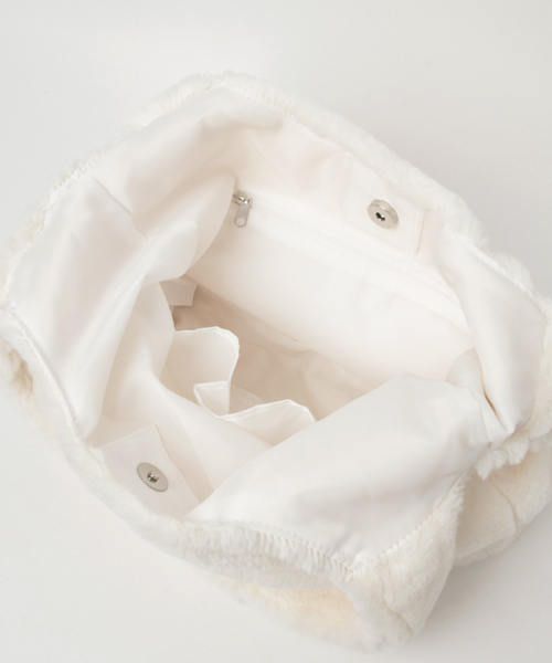 MERLOT（メルロー）の「ファーラウンドトートバッグ120-1437（トートバッグ・レディース・アイボリー/ブラック/ベージュ/グレー・FREE）」の11枚目の写真