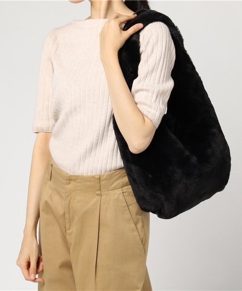 MERLOT（メルロー）の「ファーラウンドトートバッグ120-1437（トートバッグ・レディース・アイボリー/ブラック/ベージュ/グレー・FREE）」の6枚目の写真