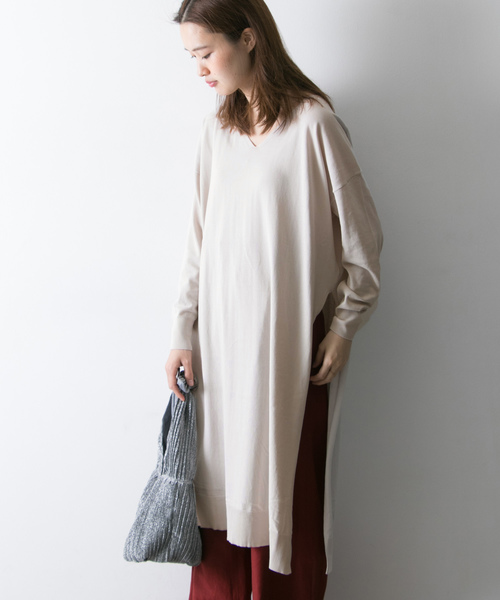URBAN RESEARCH(アーバンリサーチ)の「サイドスリットニットチュニック(ニット/セーター・レディース・ネイビー/グレー/ライトベージュ・FREE)」の15枚目の写真