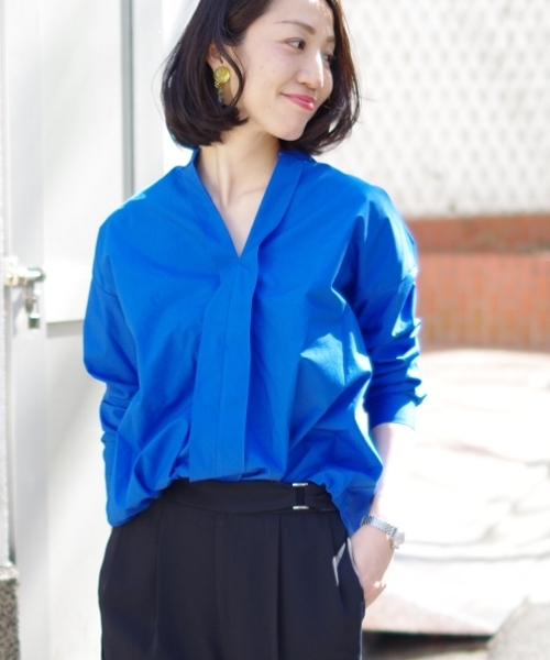 NARACAMICIE（ナラカミーチェ）の「フロントギャザーヘム長袖ブラウス（シャツ/ブラウス・レディース・ホワイト/カーキ/ブルー・MEDIUM）」の3枚目の写真