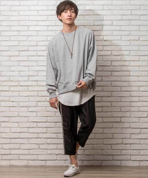 MinoriTY（マイノリティ）の「ビッグシルエットクルーネック長袖スウェット トレーナー ルーズ（スウェット・メンズ・ホワイト/ブラック/ベージュ/杢グレー/ブルーグレー/カーキ/ピンク/ブルー系その他/ホワイト×ブラック/ホワイト×ブルー/ホワイト×グレー・L/M）」の14枚目の写真
