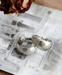 colleca la | 槌目マットワイドフープイヤリング(イヤリング)