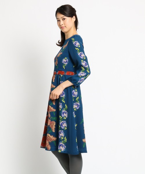 Sunauna(スーナウーナ)の「【洗える】ラインフラワープリントワンピース(ワンピース・レディース・ネイビー/グレー・38)」の4枚目の写真