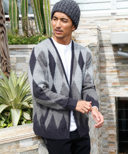 BAYFLOW（ベイフロー）の「モヘヤ混ダイヤVネックカーディガン 18AW 