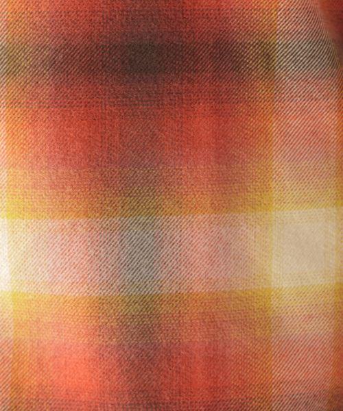 BAYFLOW（ベイフロー）の「オンブレチェックシャツ（シャツ/ブラウス・メンズ・オレンジ/グリーン/ブルー・SMALL/LARGE/X-LARGE/MEDIUM）」の12枚目の写真