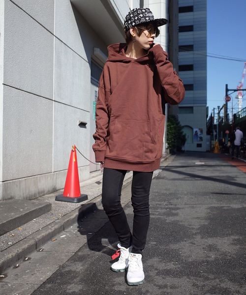 rovtski（ロフトスキー）の「【ビッグシルエット】LEESMA PO HOOD SW SOLID（パーカー・レディース・ベージュ/ブラウン/モカ・FREE）」の4枚目の写真