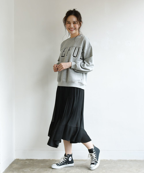 Luz Llena(ラズレナ)の「裏毛ロゴプリントプルオーバー(スウェット・レディース・アイボリー/グレー/ベージュ・MEDIUM)」の9枚目の写真
