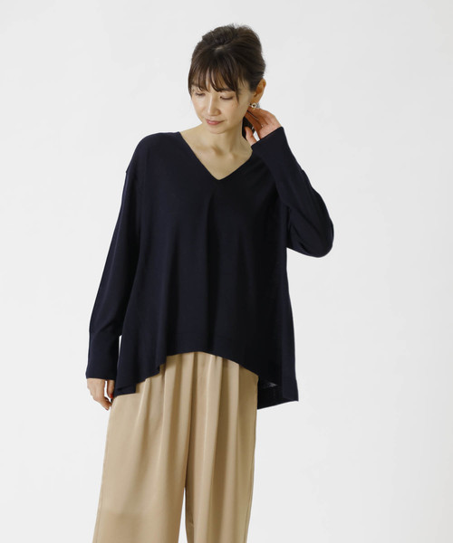 1er Arrondissement（プルミエアロンディスモン）の「Empaire Vネックニットプルオーバー（ニット/セーター・レディース・ネイビー/カーキ/キャメル/ピンク系その他・FREE）」の3枚目の写真