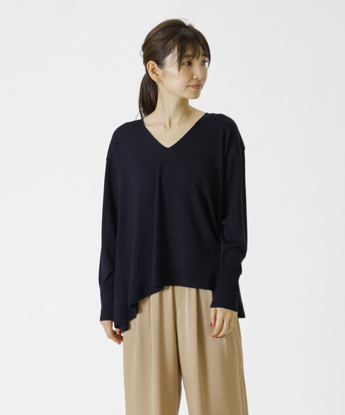 1er Arrondissement（プルミエアロンディスモン）の「Empaire Vネックニットプルオーバー（ニット/セーター・レディース・ネイビー/カーキ/キャメル/ピンク系その他・FREE）」の14枚目の写真
