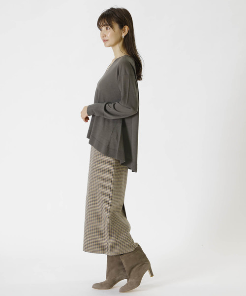 1er Arrondissement（プルミエアロンディスモン）の「Empaire Vネックニットプルオーバー（ニット/セーター・レディース・ネイビー/カーキ/キャメル/ピンク系その他・FREE）」の22枚目の写真