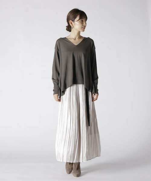 1er Arrondissement（プルミエアロンディスモン）の「Empaire Vネックニットプルオーバー（ニット/セーター・レディース・ネイビー/カーキ/キャメル/ピンク系その他・FREE）」の21枚目の写真